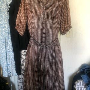 1940s 1950s Polka Dot Dress vintage excellent condition little shoulder pads